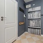 Cozy With Balcony Close To The Airport In By Renters * Warszawa