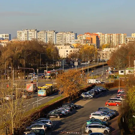 Cozy With Balcony Close To The Airport In By Renters Warschau
