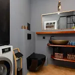 Cozy With Balcony Close To The Airport In By Renters * Warszawa