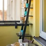 Cozy With Balcony Close To The Airport In By Renters Lejlighed *